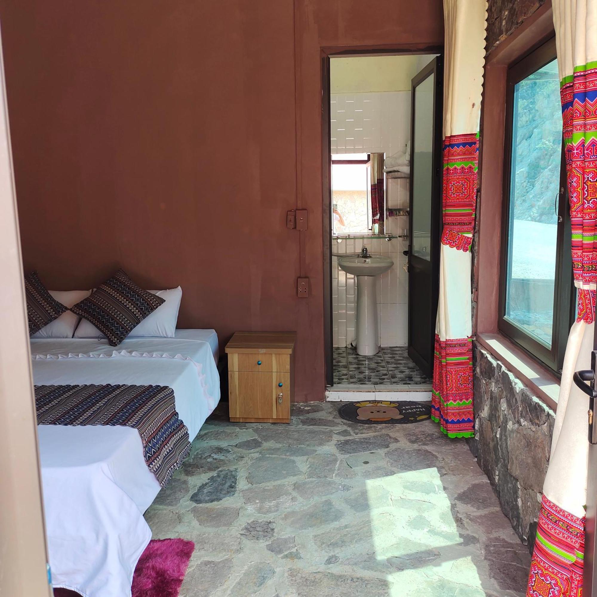 Homestay Meovac Stone Palace *