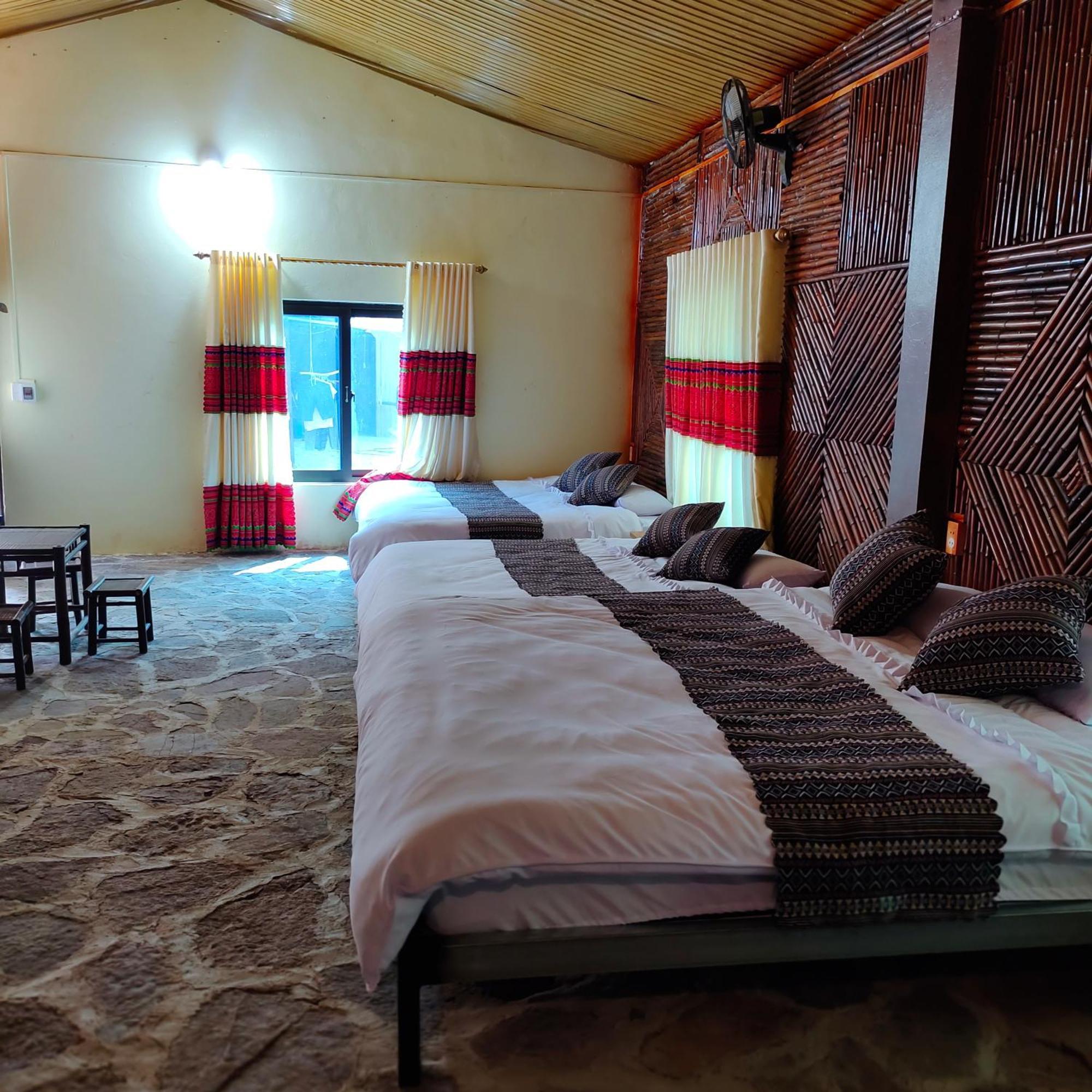 Meovac Stone Palace Homestay *
