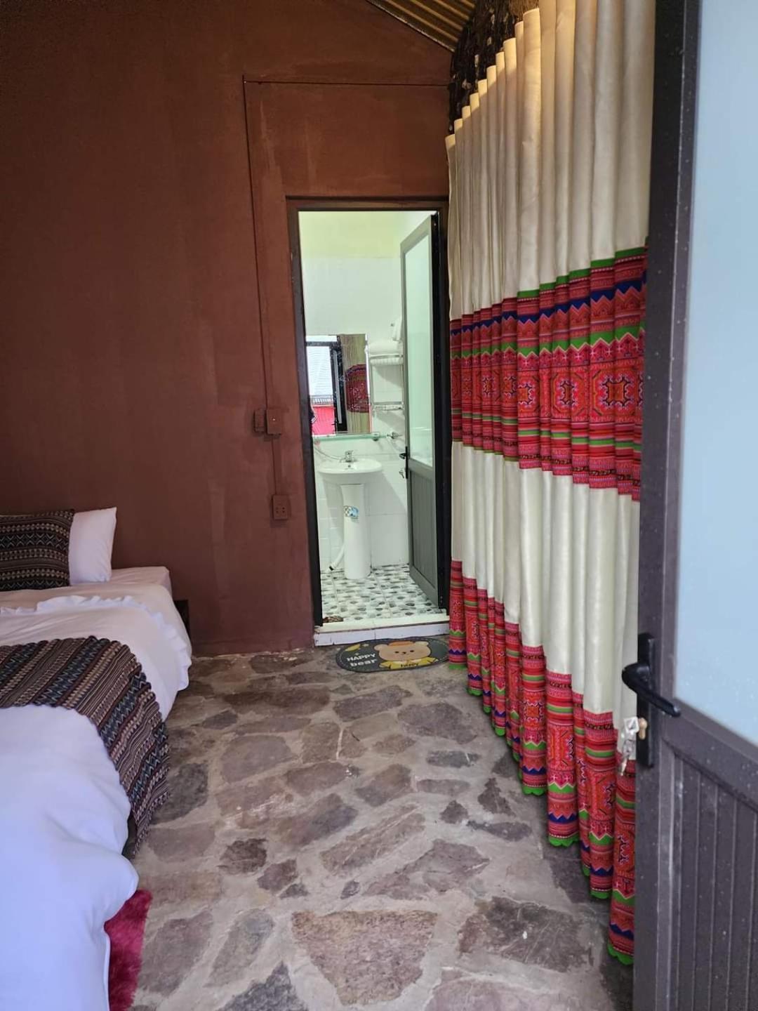 Meovac Stone Palace Homestay Meo Vac
